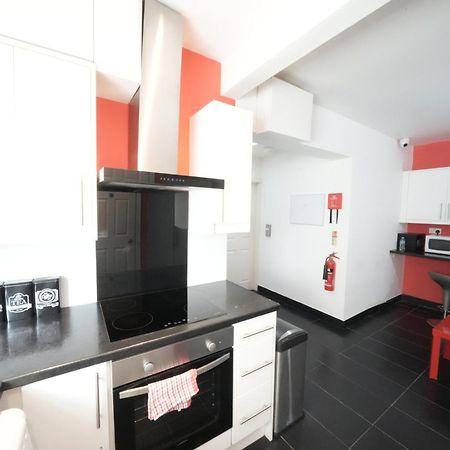 Great Airport Sleep Apartment Harmondsworth Exterior photo