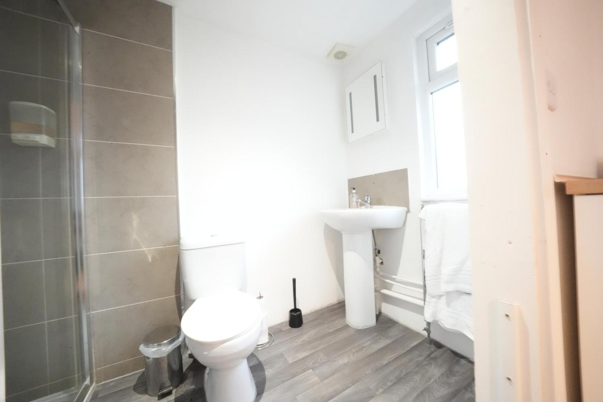 Great Airport Sleep Apartment Harmondsworth Exterior photo
